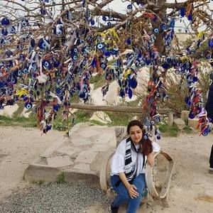 Meet your Posher, Hira